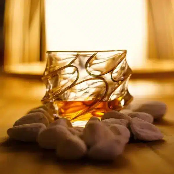 Verre à whisky cristal doré relief anguleux type diamant 20