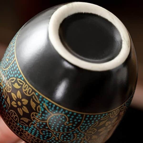 Service à thé chinois en céramique noire avec motifs dorées et bleus  – Set complet avec théière, verseuse et 6 tasses – Image 6
