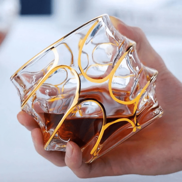 Verre à whisky cristal doré ondulations circulaires – Image 3
